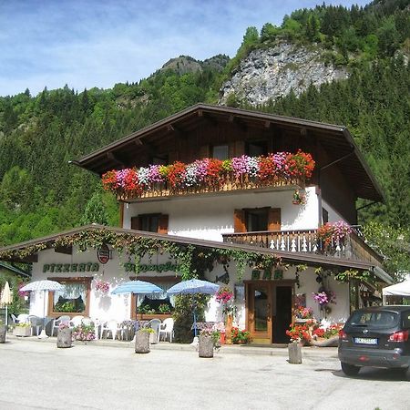 Affittacamere Pizzeria Marmolada ร็อคคา ปิเอโตเร ภายนอก รูปภาพ